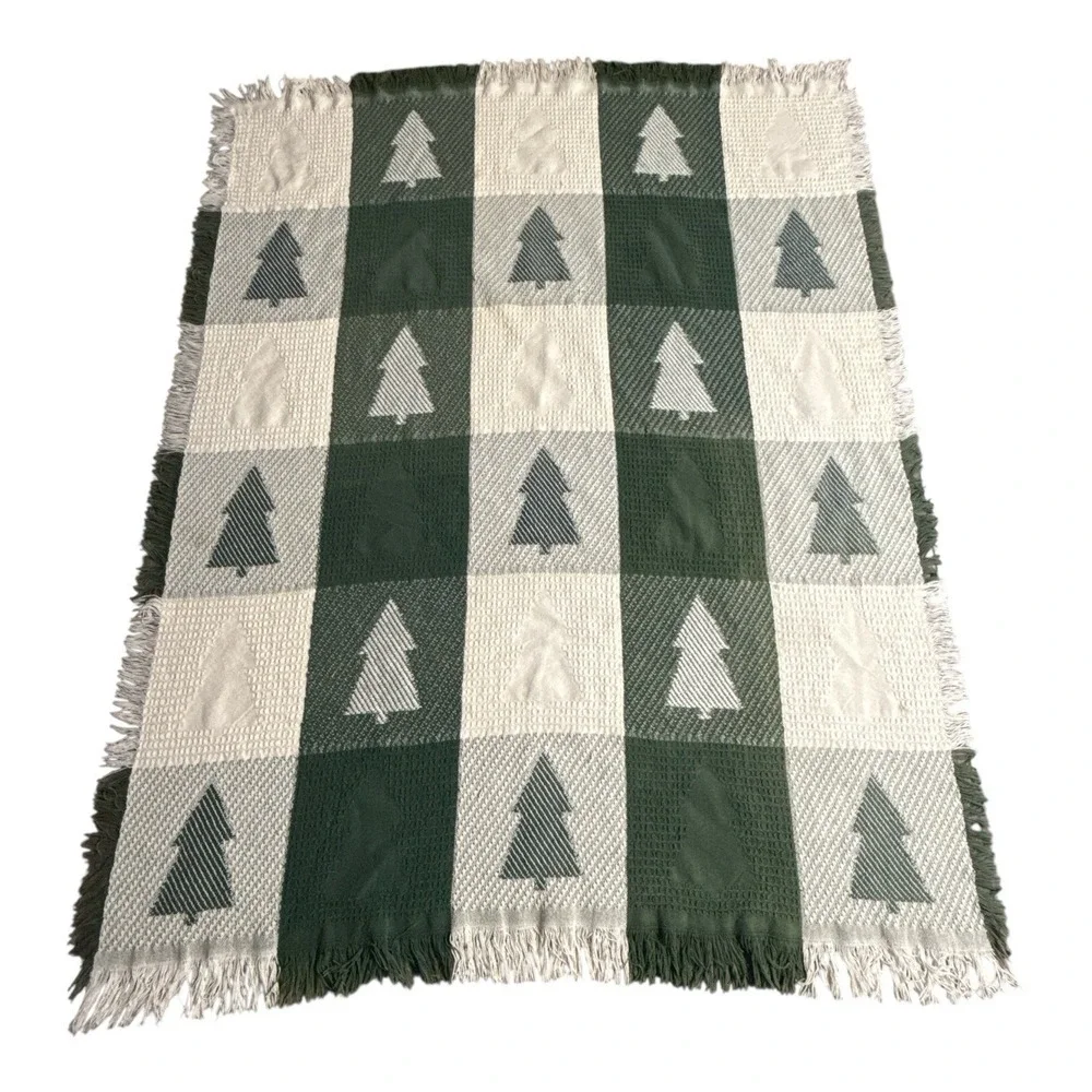 Woven Christmas Tree Green Buffalo Check Pattern Fringe, Holiday Tapestry 48X63